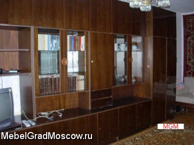 Продам Стенка Спутник 5 секций, ящик д/белья, журнальный стол, ковер 2х3м.